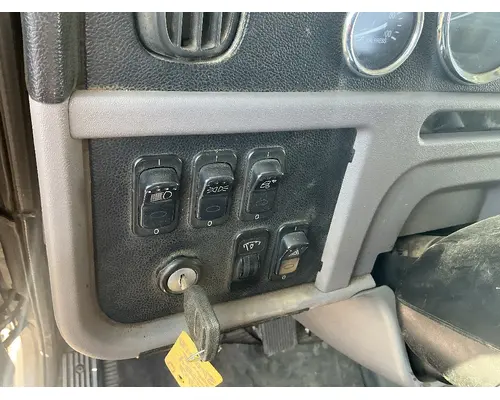 PETERBILT 384 DashConsole Switch