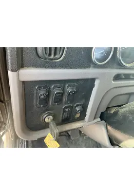 PETERBILT 384 Dash/Console Switch