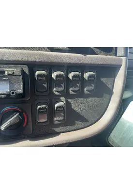 PETERBILT 384 Dash/Console Switch