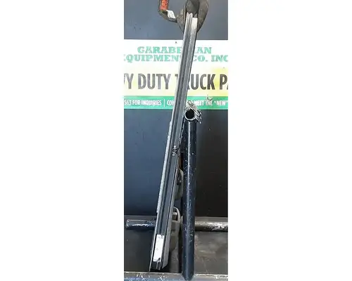 PETERBILT 384 Door Assembly, Front