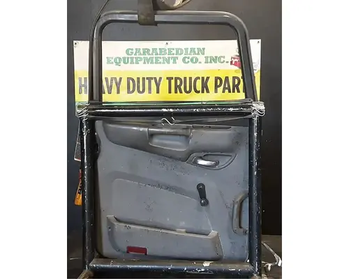 PETERBILT 384 Door Assembly, Front