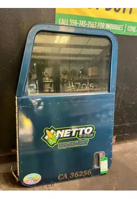 PETERBILT 384 Door Assembly, Front