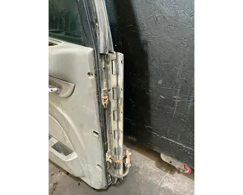 PETERBILT 384 Door Assembly, Front