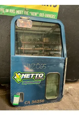 PETERBILT 384 Door Assembly, Front
