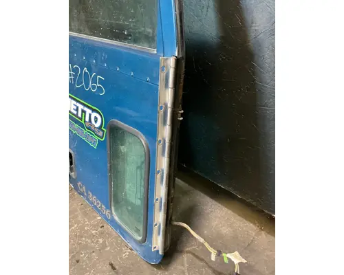 PETERBILT 384 Door Assembly, Front