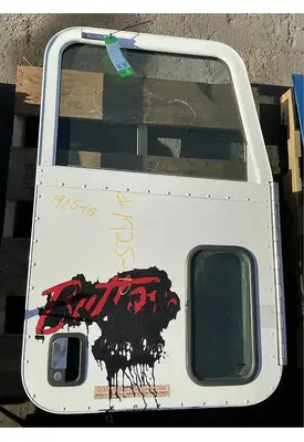 PETERBILT 384 Door Assembly, Front