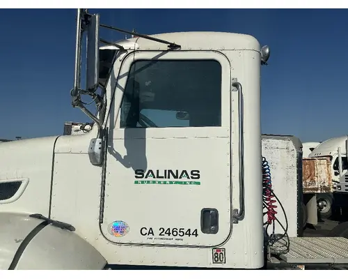 PETERBILT 384 Door Assembly, Front