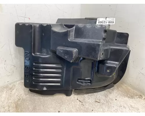PETERBILT 384 Fender Extension