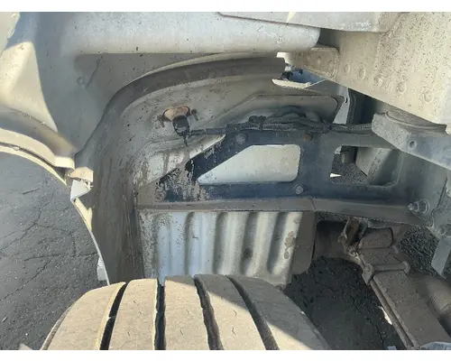 PETERBILT 384 Fender Extension