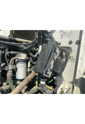 PETERBILT 384 Fuse Box