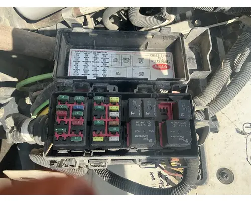 PETERBILT 384 Fuse Box