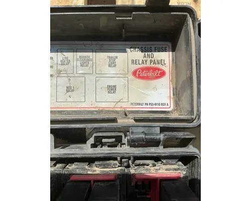 PETERBILT 384 Fuse Box