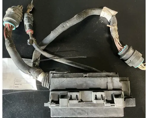 PETERBILT 384 Fuse Box