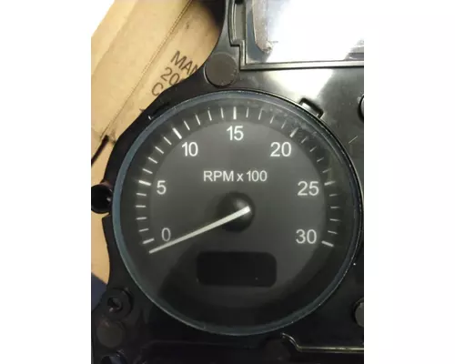 PETERBILT 384 GAUGE CLUSTER