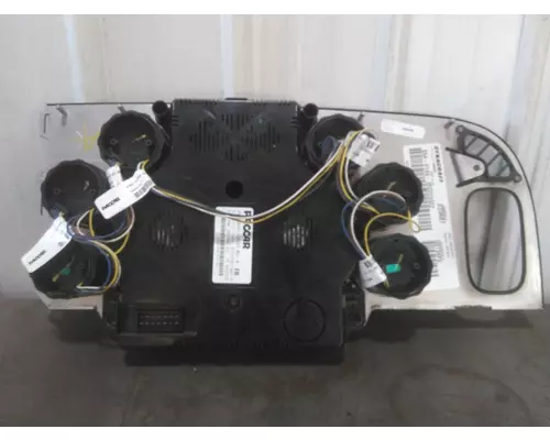PETERBILT 384 GAUGE CLUSTER