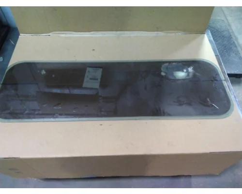 PETERBILT 384 GLASS, BACK