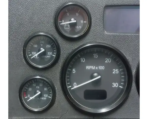 PETERBILT 384 Instrument Cluster