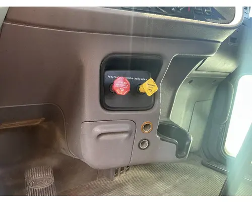 PETERBILT 384 Kick Panel, Interior