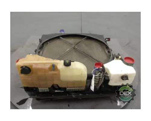 PETERBILT 384 Radiator