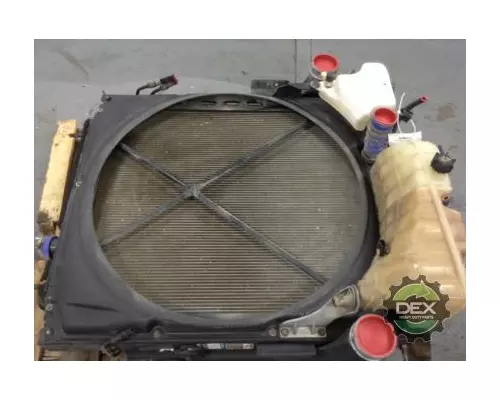 PETERBILT 384 Radiator