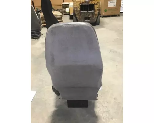 PETERBILT 384 SEAT, FRONT