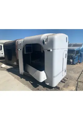 PETERBILT 384 Sleeper