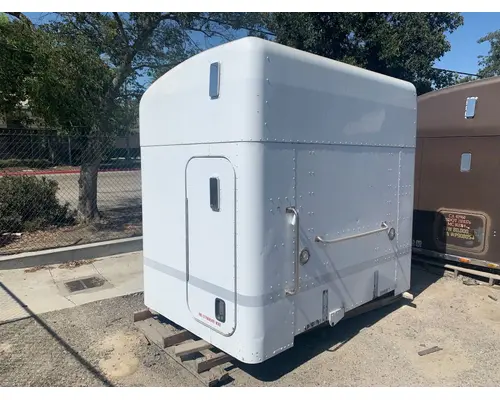 PETERBILT 384 Sleeper