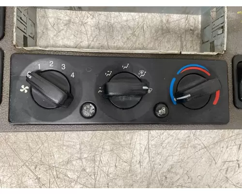 PETERBILT 384 Switch Panel