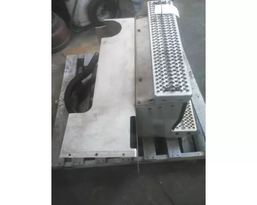 PETERBILT 384 TOOL BOX