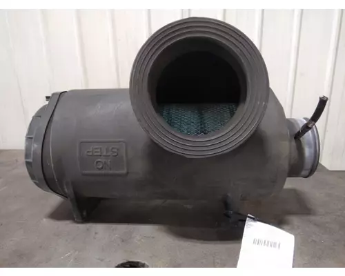 PETERBILT 385 AIR CLEANER