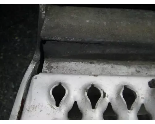 PETERBILT 385 BATTERY BOX
