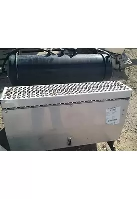 PETERBILT 385 Battery Box/Tray