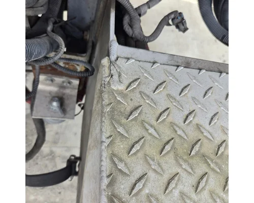 PETERBILT 385 Battery Box
