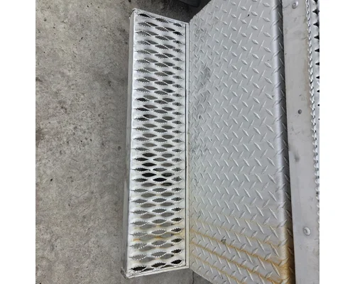 PETERBILT 385 Battery Box