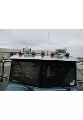 PETERBILT 385 CAB CLIP