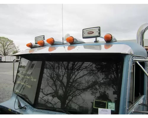 PETERBILT 385 CAB CLIP