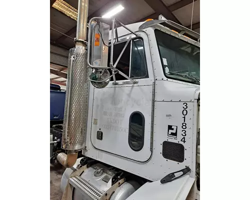 PETERBILT 385 CAB