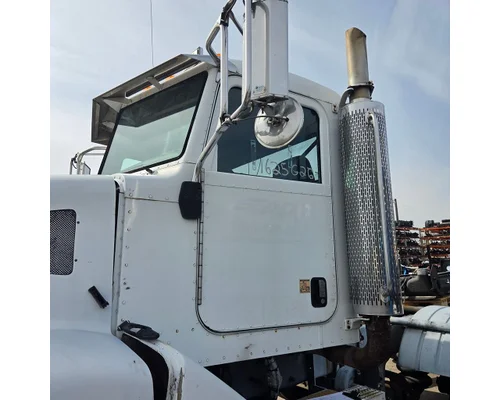 PETERBILT 385 Cab