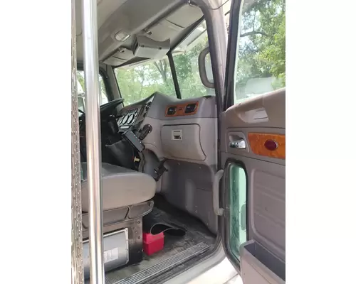 PETERBILT 385 Cab