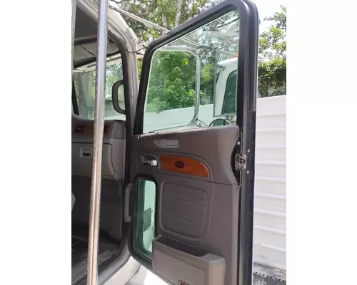 PETERBILT 385 Cab
