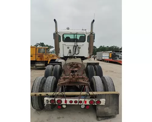 PETERBILT 385 Cab