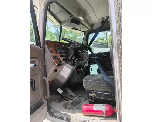 PETERBILT 385 Cab