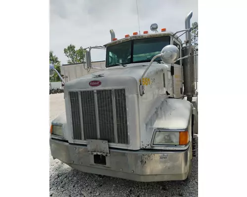 PETERBILT 385 Cab