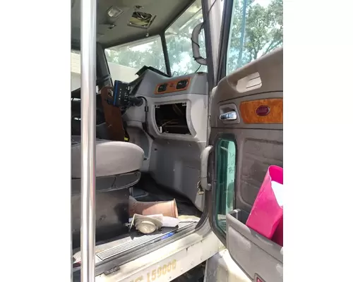PETERBILT 385 Cab