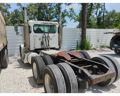PETERBILT 385 Cab