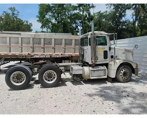PETERBILT 385 Cab