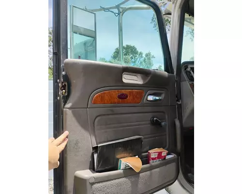 PETERBILT 385 Cab