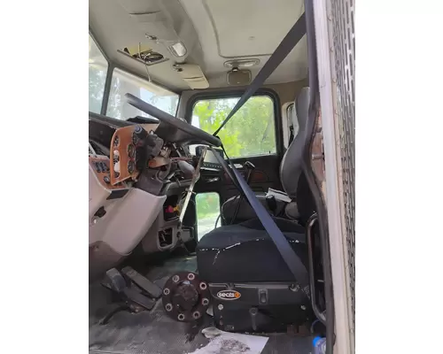 PETERBILT 385 Cab