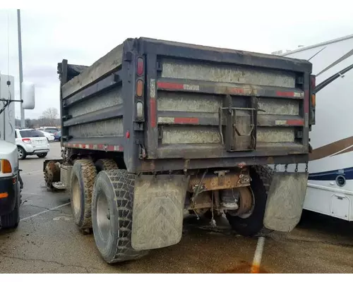 PETERBILT 385 Complete Vehicle