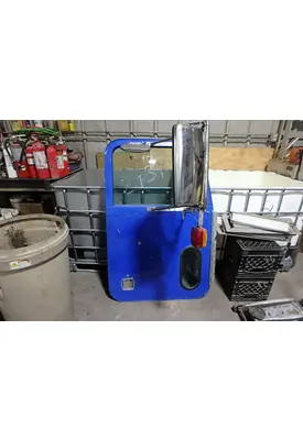 PETERBILT 385 Door Assembly, Front